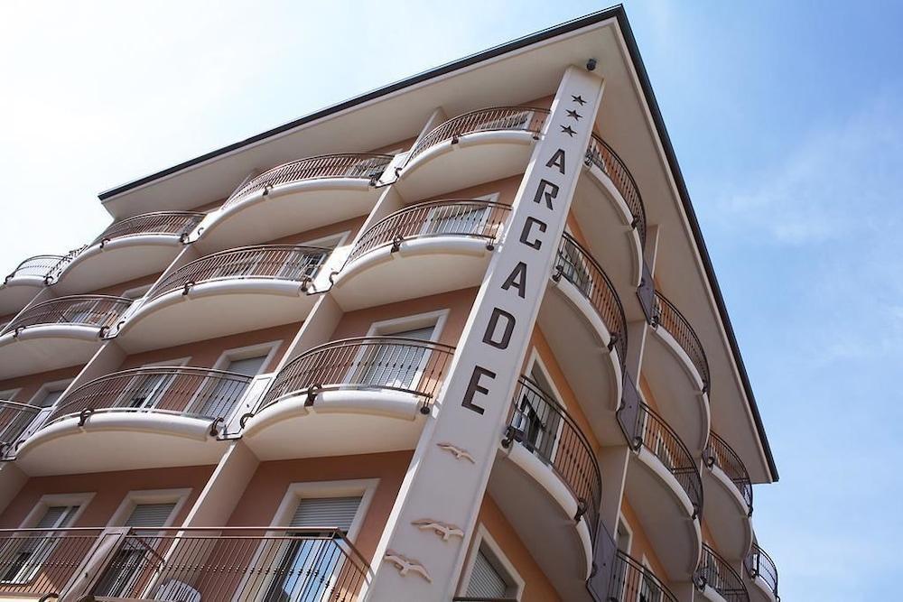 Hotel Arcade Rimini Exteriör bild