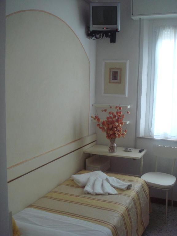 Hotel Arcade Rimini Rum bild